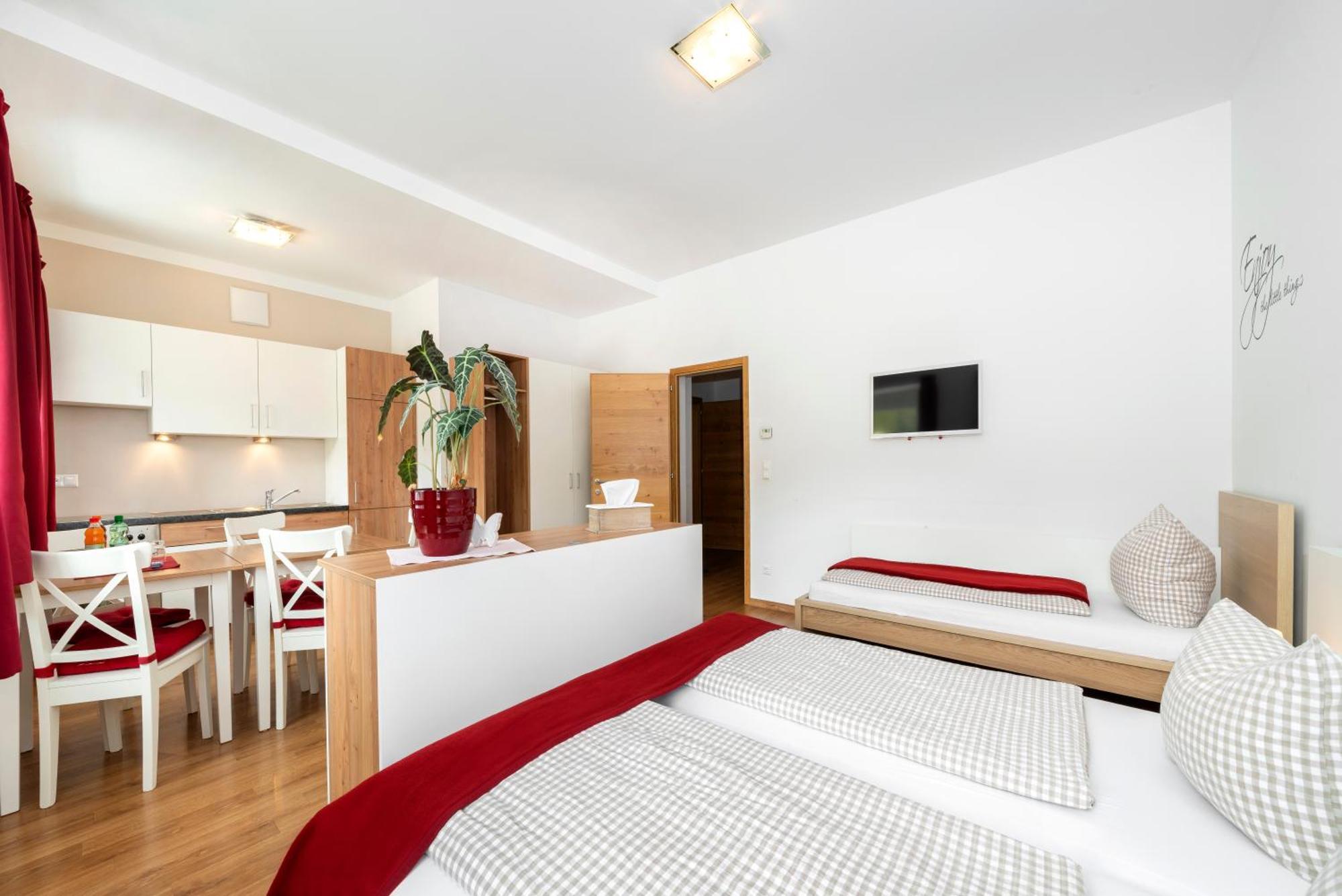 Pension Gschaider Payerbach Exterior photo